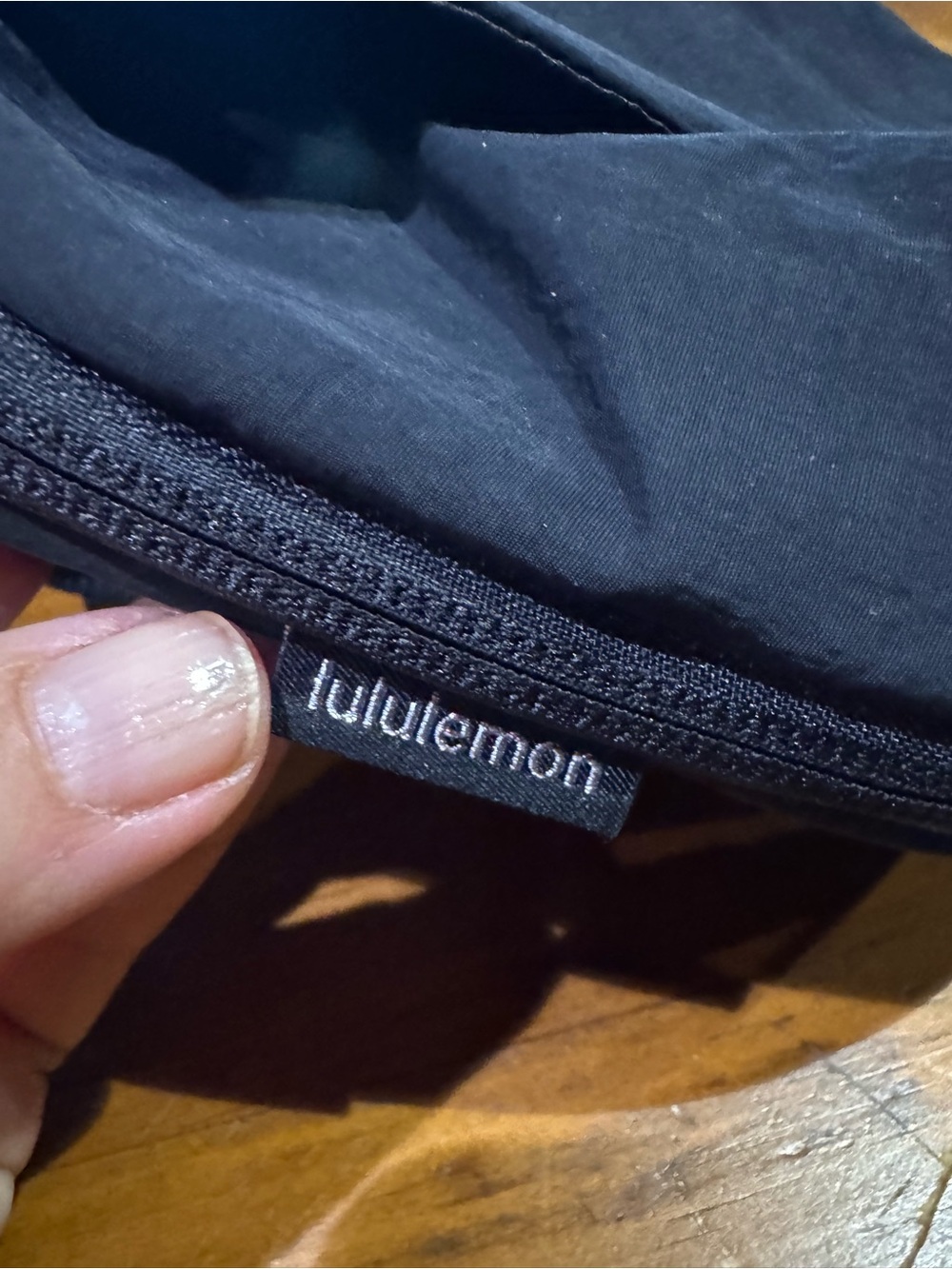 LULULEMON Curved Crossbody Bag - BAG IS BLACK!! - Picture 4 of 13